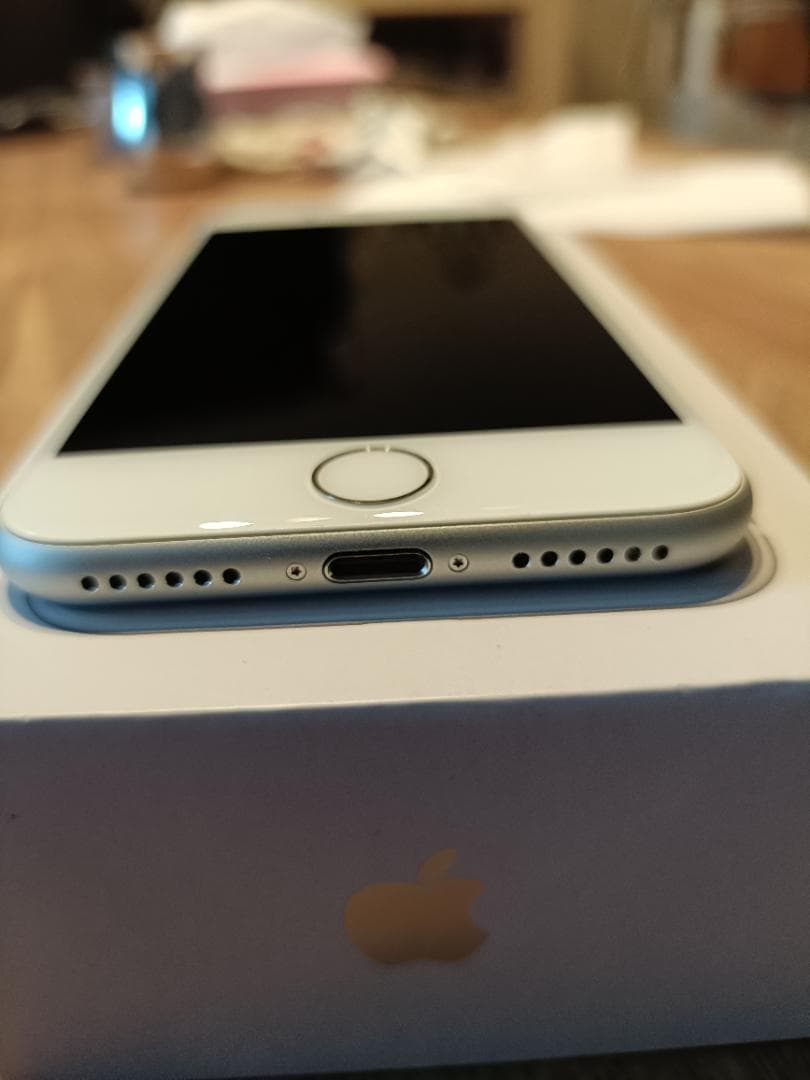 Apple iPhone 8 64GB ホワイト 本体