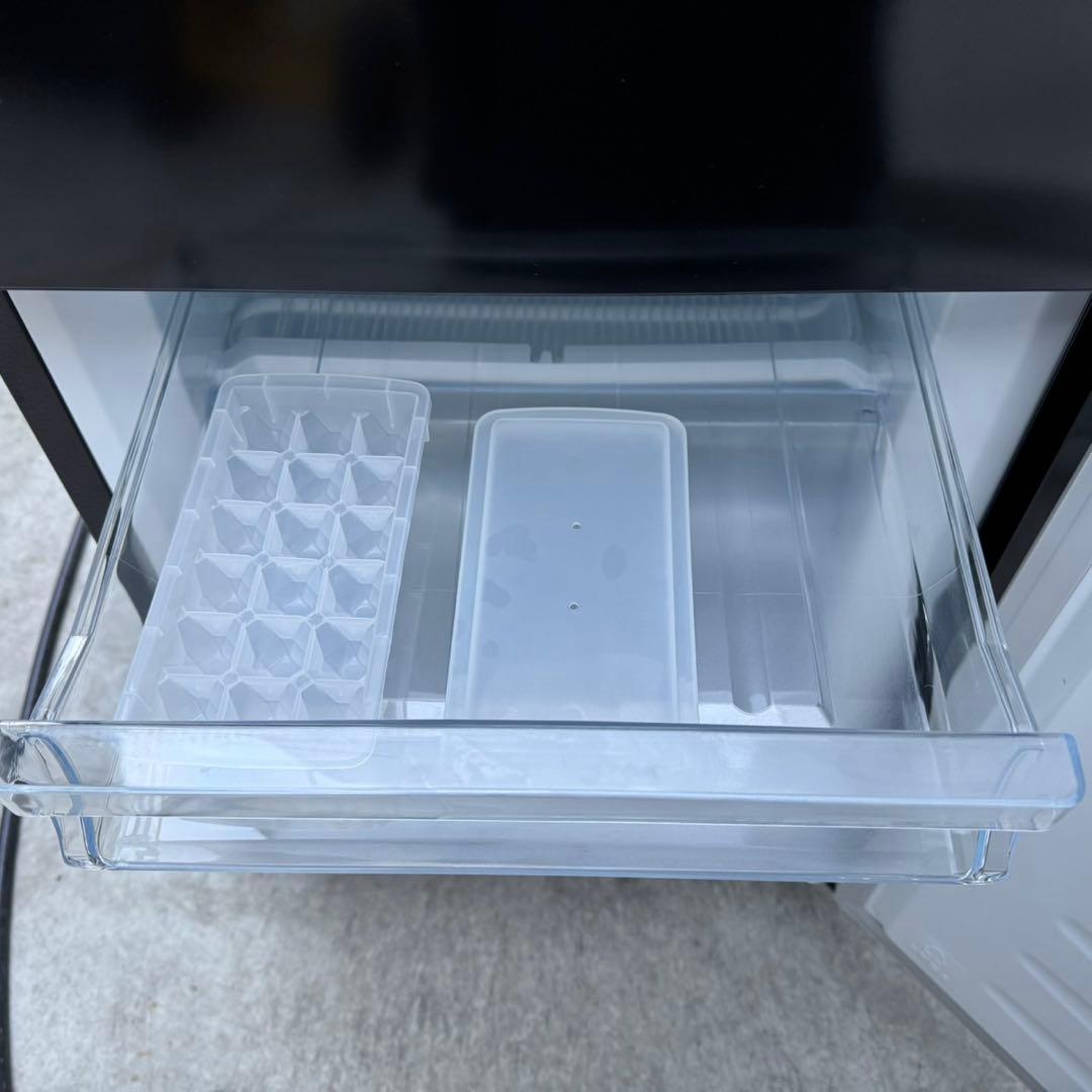 105⭐️2023年製★ハイセンス　冷蔵庫　大型175L　黒　ブラック　一人暮らし