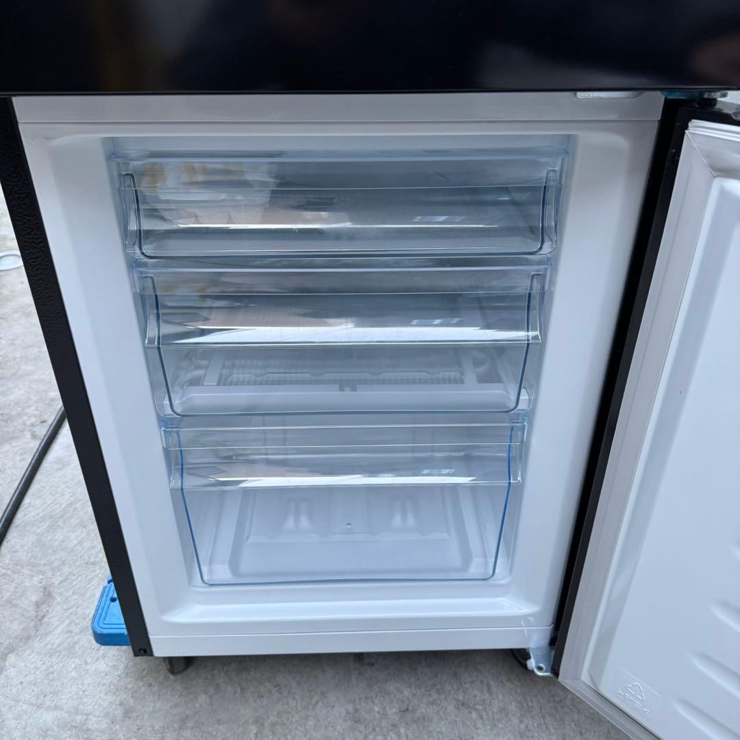105⭐️2023年製★ハイセンス　冷蔵庫　大型175L　黒　ブラック　一人暮らし
