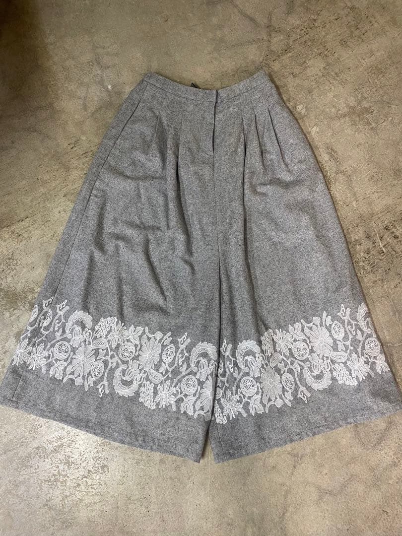 ビアズリー フラワー刺繍 ガウチョパンツ 美品