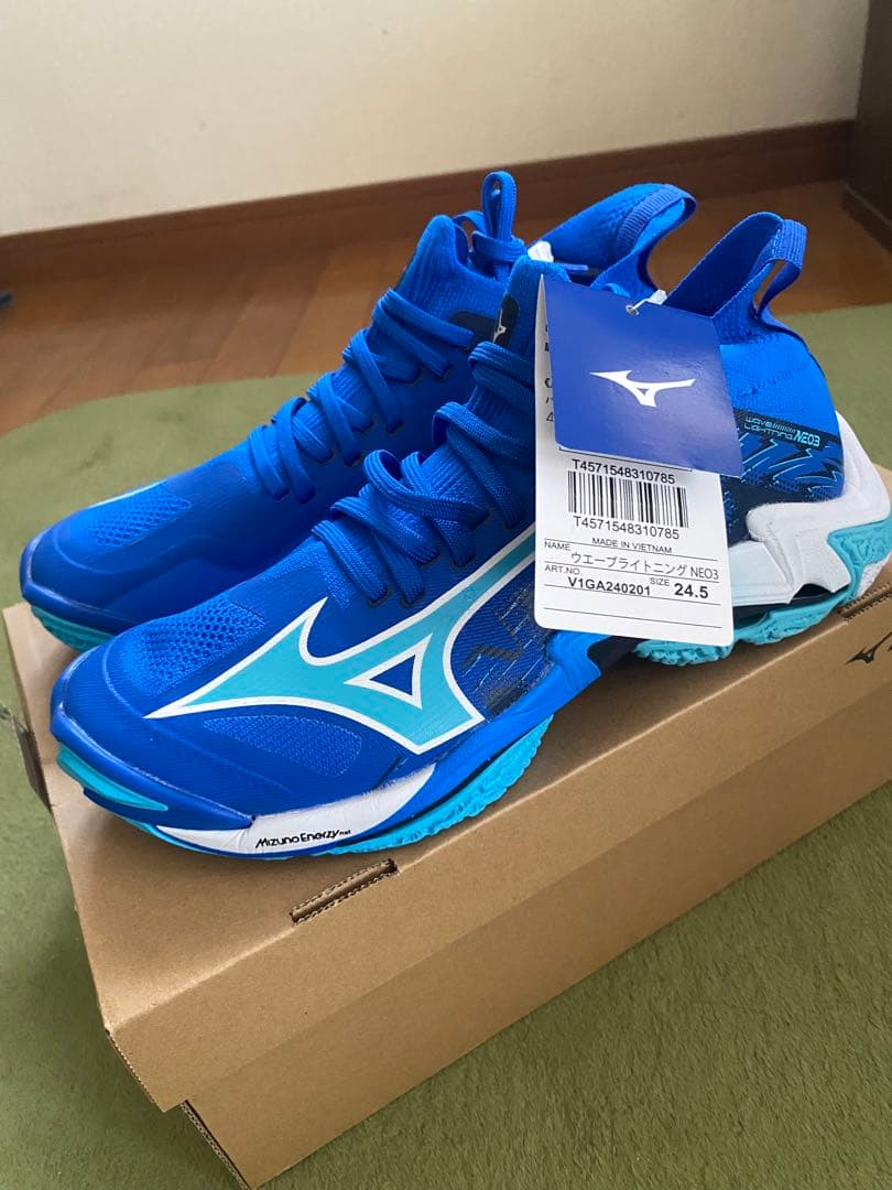 試着のみミズノ　ウェーブライトニングNEO3 24.5cm バレーボールシューズ