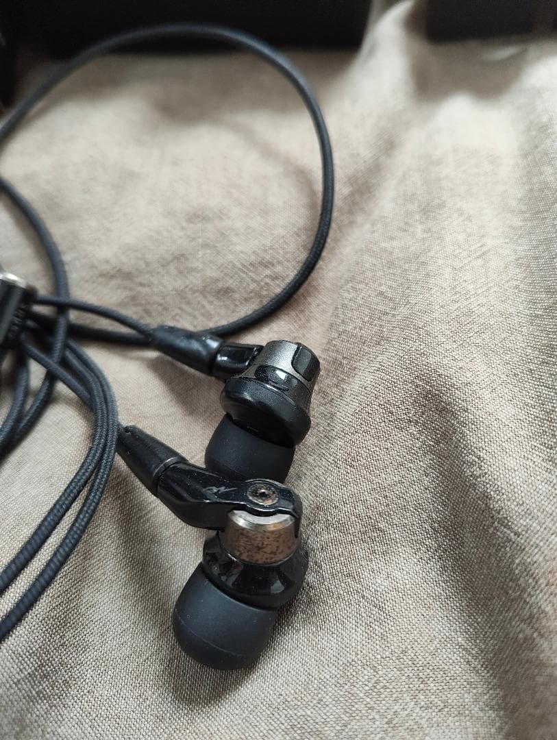 ラディウス radius HP-NHR31K 重低音 ハイレゾ リケーブル可