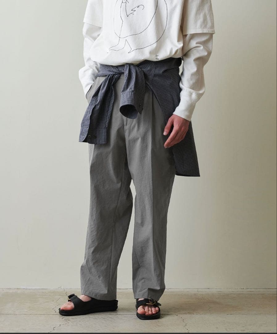 【美品　即日発送】ナイロンオックスアウト ワンプリーツ スラックス