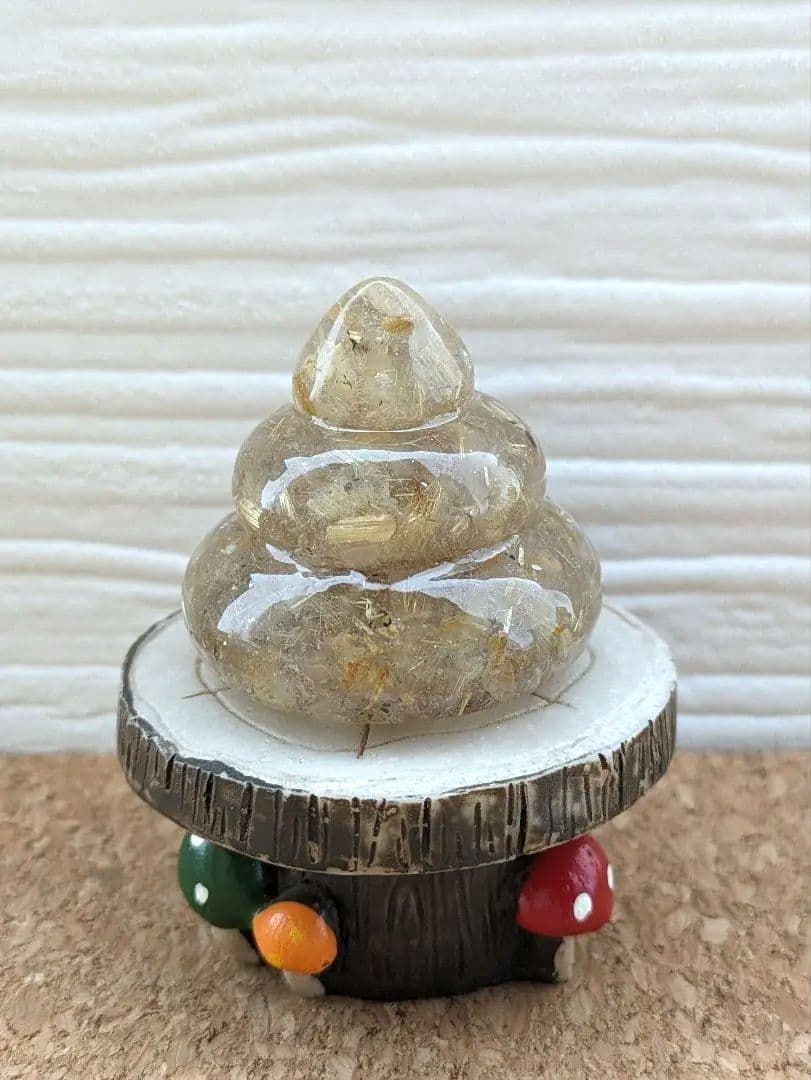 【つる927】ゴールドルチルクォーツのうんこちゃん形オルゴナイト☆他３点