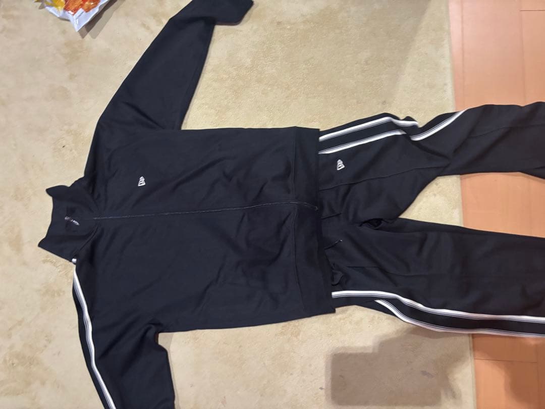 newera セットアップ　ジャージ