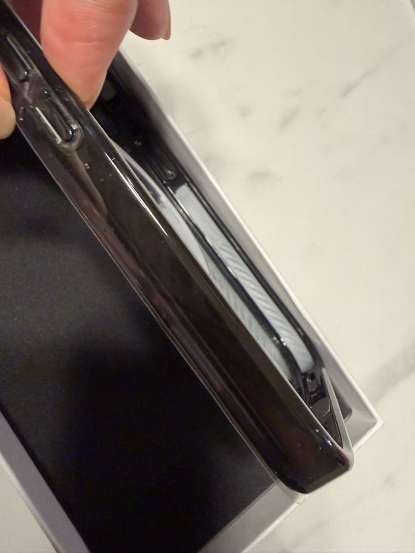 専用　CASETiFY 女性イラスト iPhone15プロケース