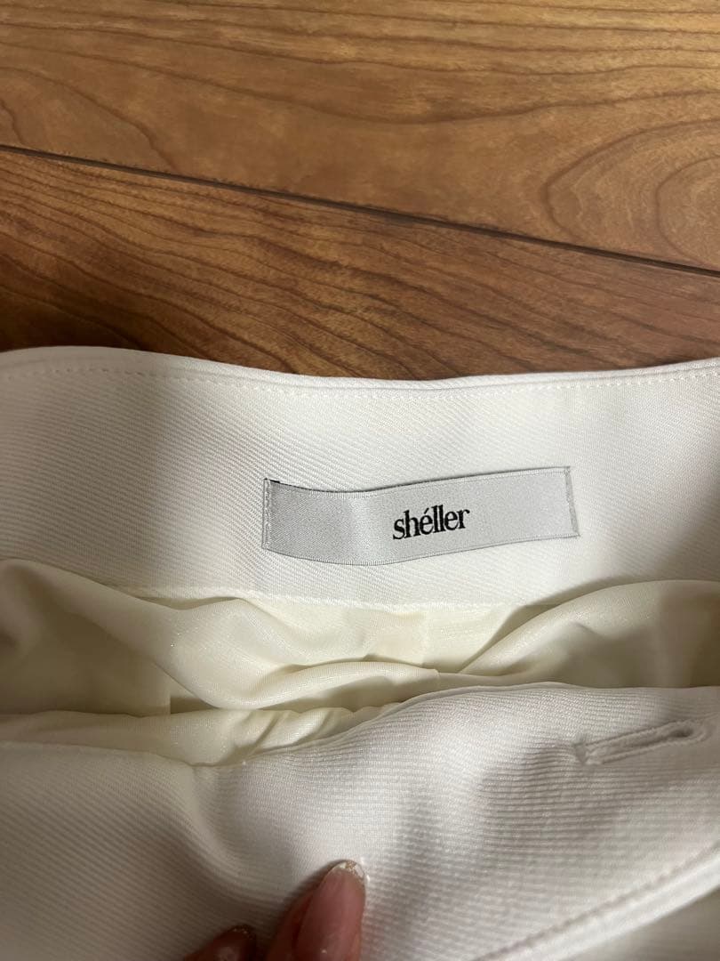 シェリエ　sheller ホワイト プリーツショートパンツ
