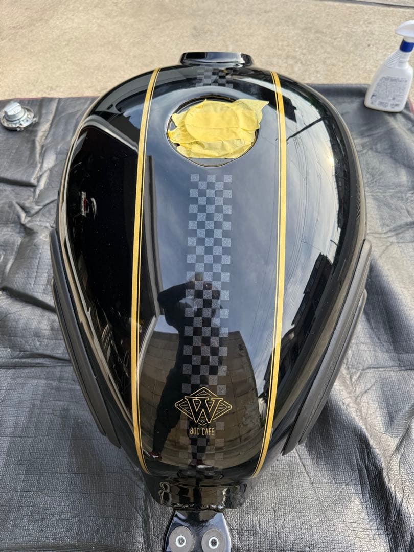 Kawasaki W800 ブラックタンク ゴールドストライプ