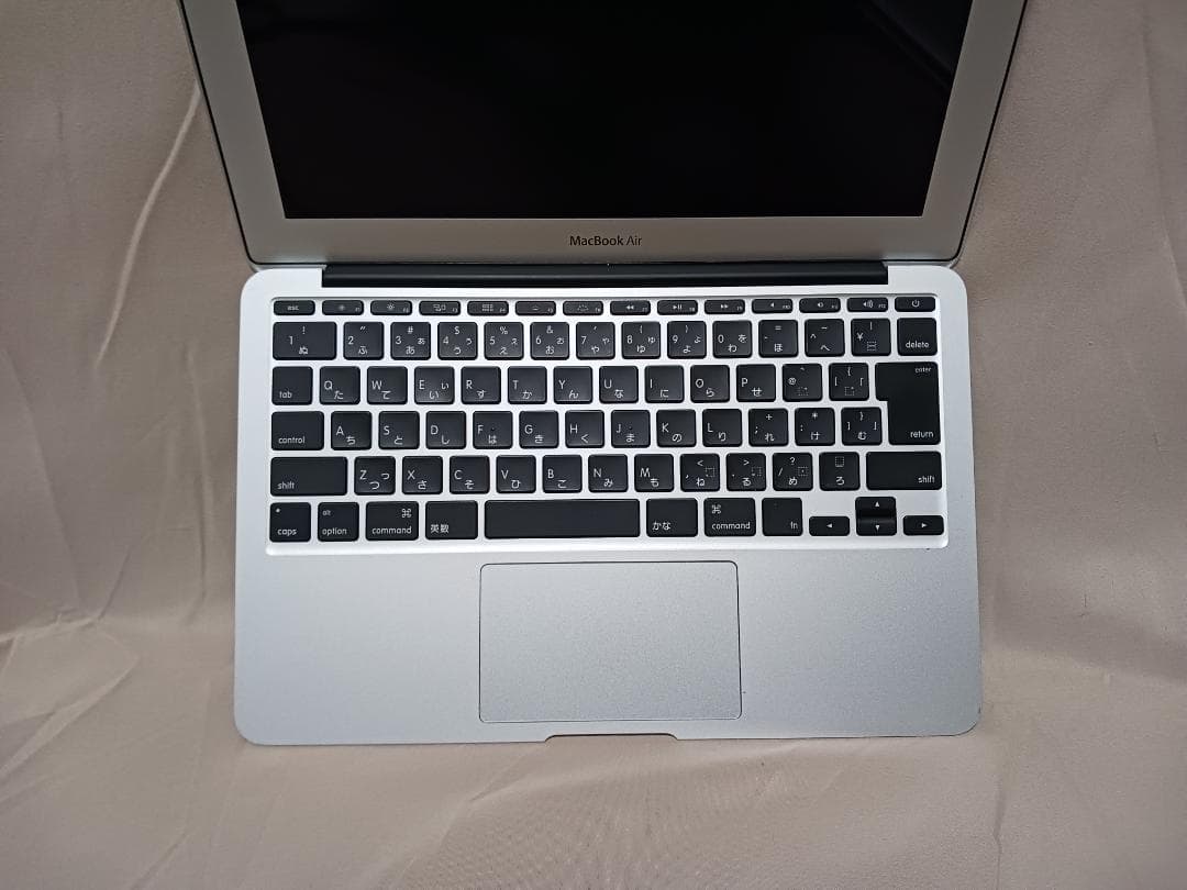 MacBook Air 11インチ　動作品　ACアダプター付属
