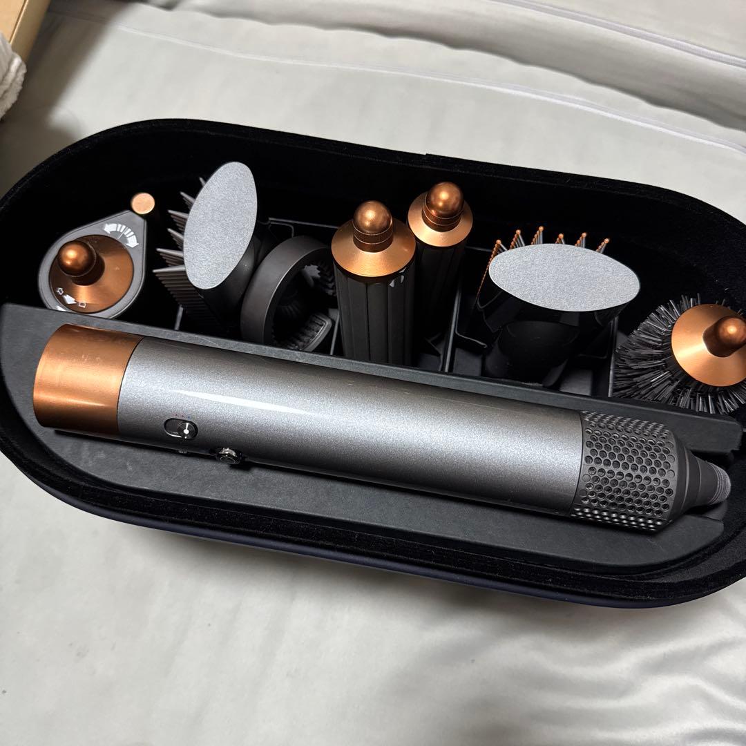 Dyson Airwrap ヘアドライヤー