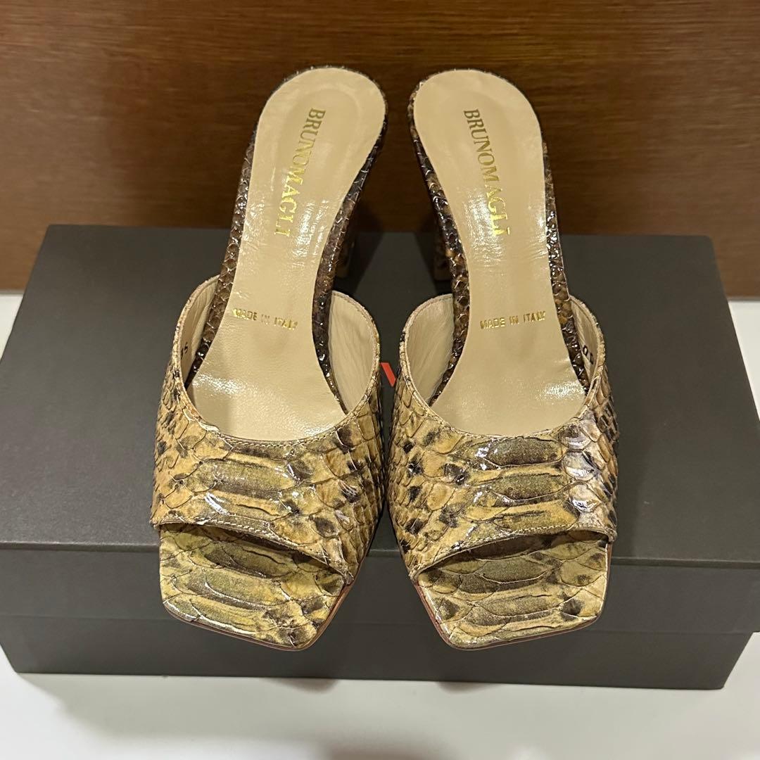 ◆pockypocky◆BRUNO MAGLI 型押しパイソン　サンダル