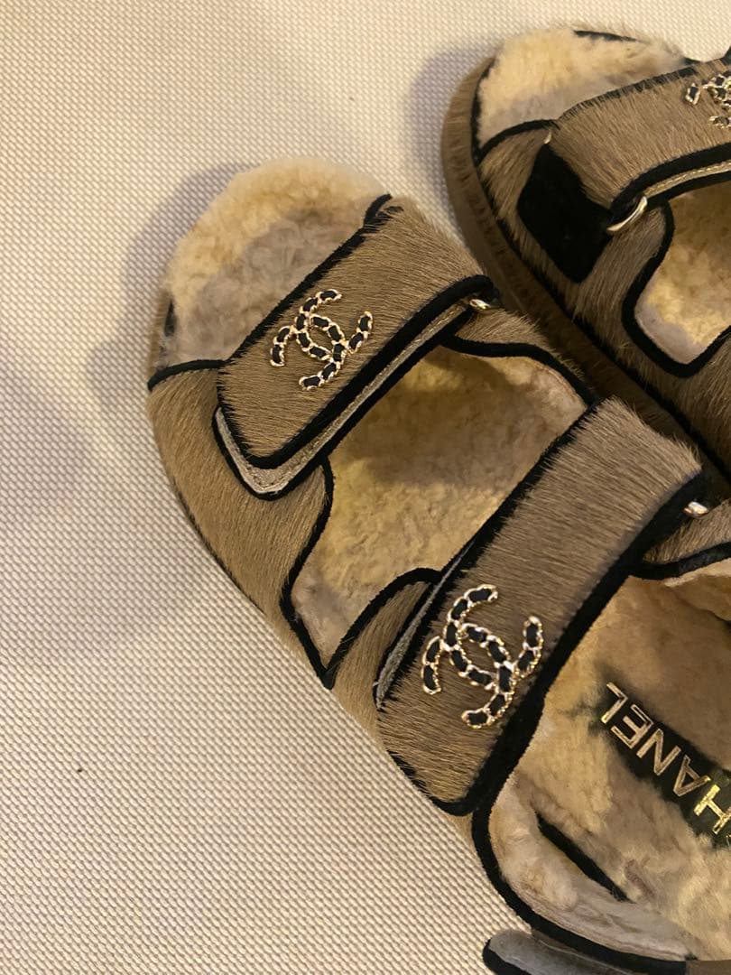 【HAERIN】CHANEL サンダル