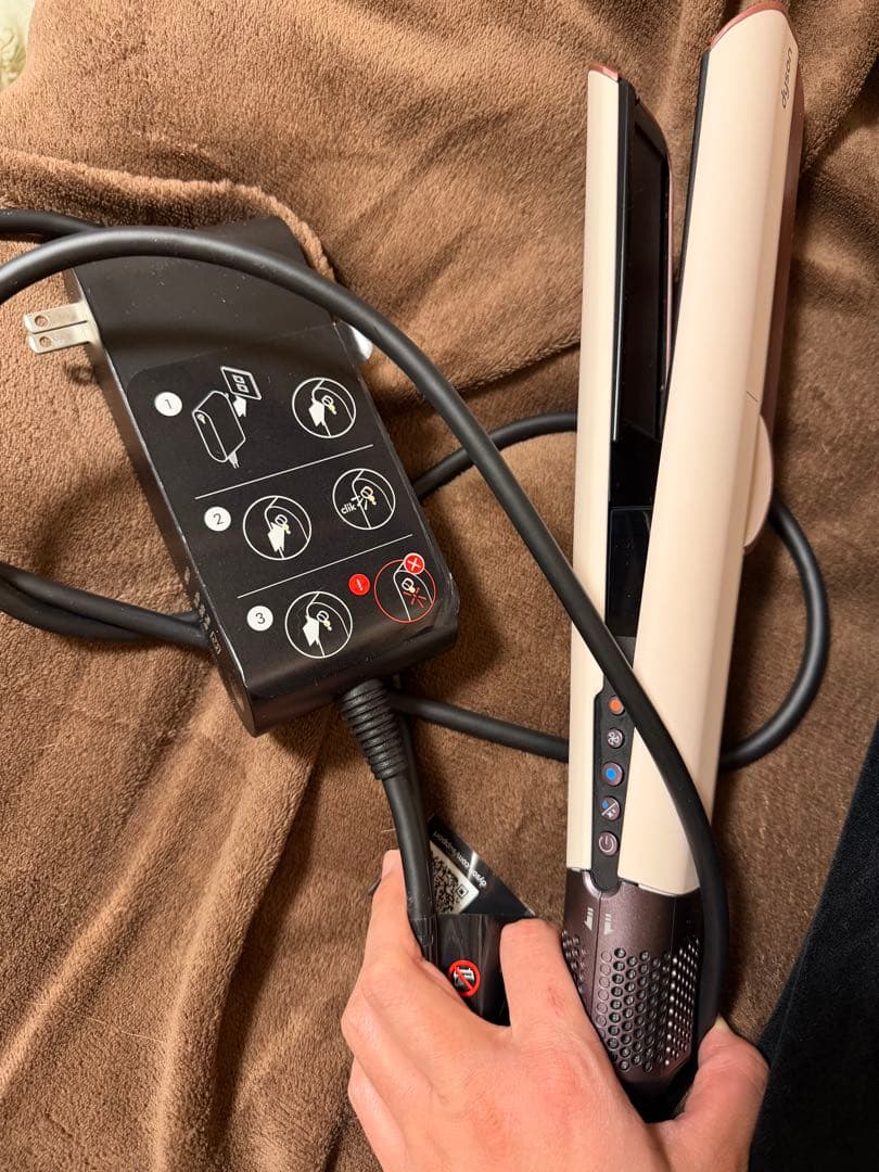 お値下げ可Dysonドライヤー ダイソンエアストレート