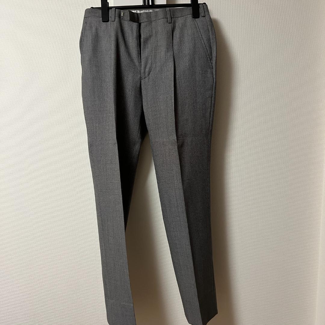 【新品、未使用】ビジネススーツ灰色極細チェック柄（バーバリーブラックレーベル）