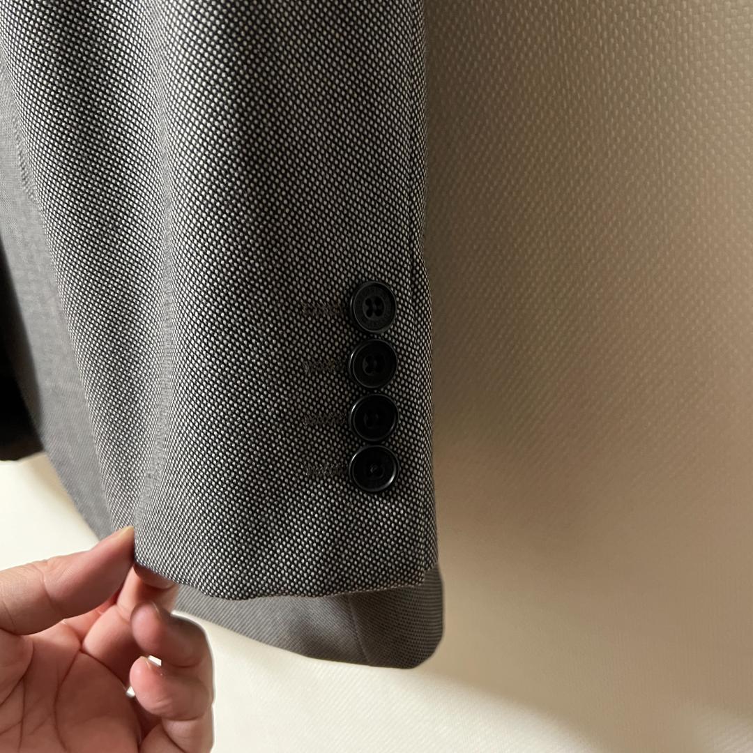 【新品、未使用】ビジネススーツ灰色極細チェック柄（バーバリーブラックレーベル）