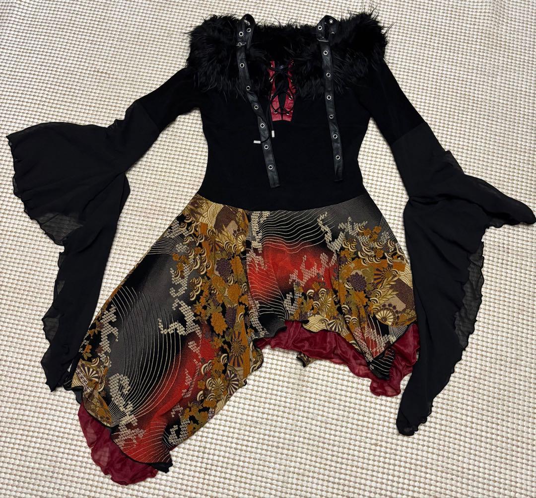 キューティーフラッシュ　ファー付きオフショル　チュニック