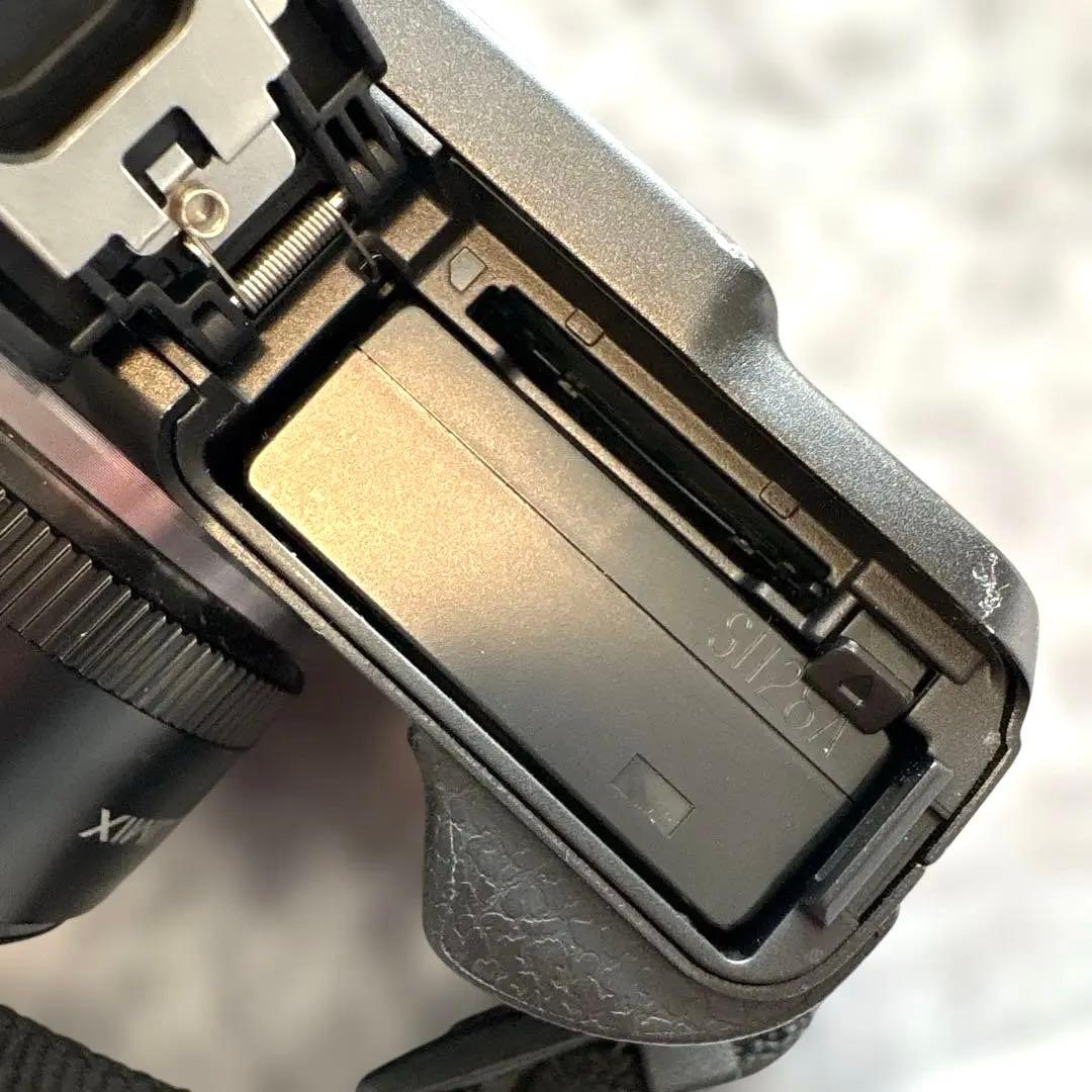 ［メルカリ便］LUMIX DMC-GF5 デジタル一眼レフ 14-42mm