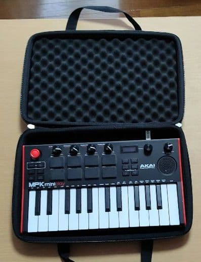AKAI MPK Mini Playと専用保護ケースセット