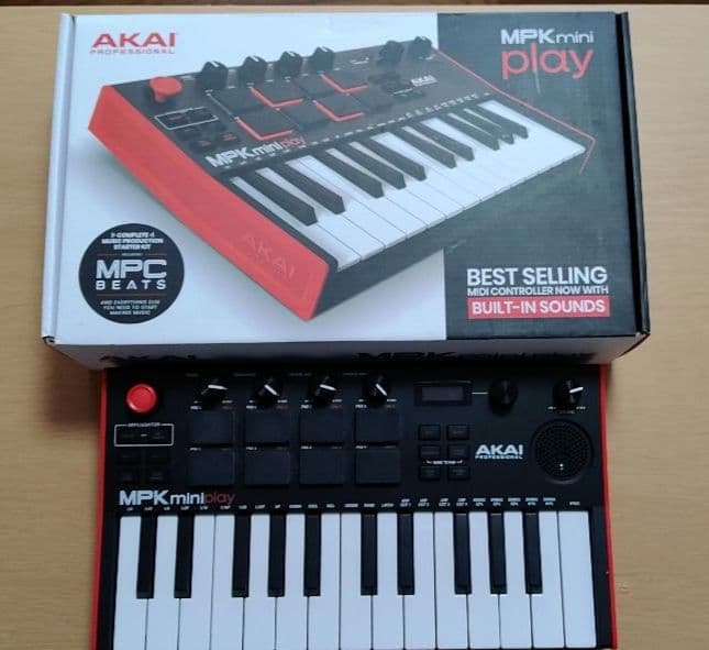 AKAI MPK Mini Playと専用保護ケースセット