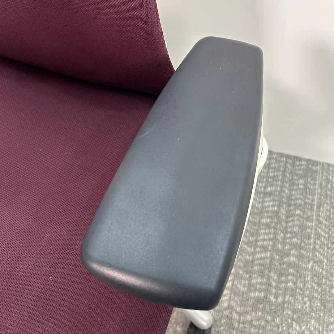 L エンボディチェア ハーマンミラー ホワイト Embody えんじ色系