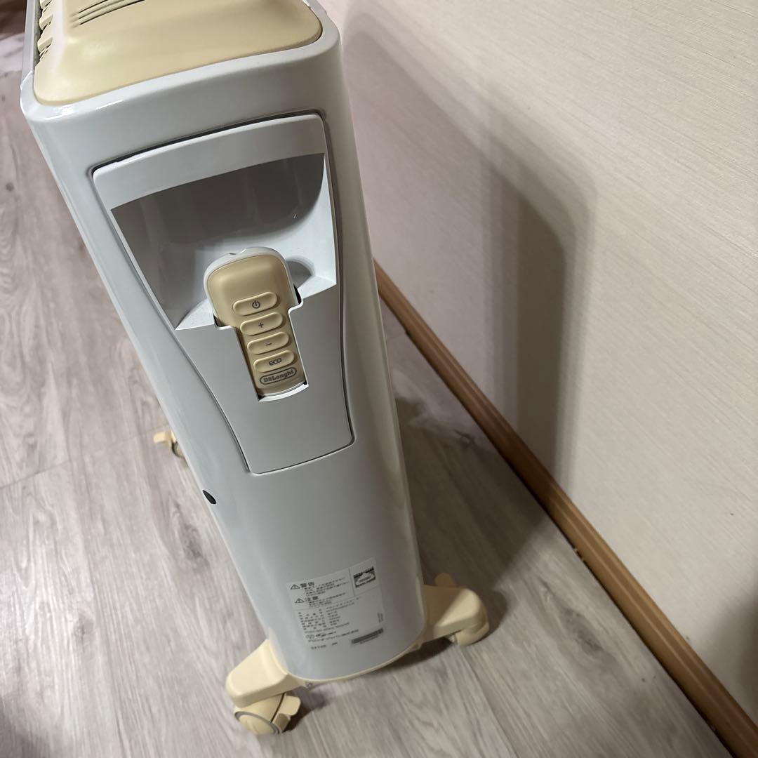 デロンギ　オイルヒーター スリムデザイン
