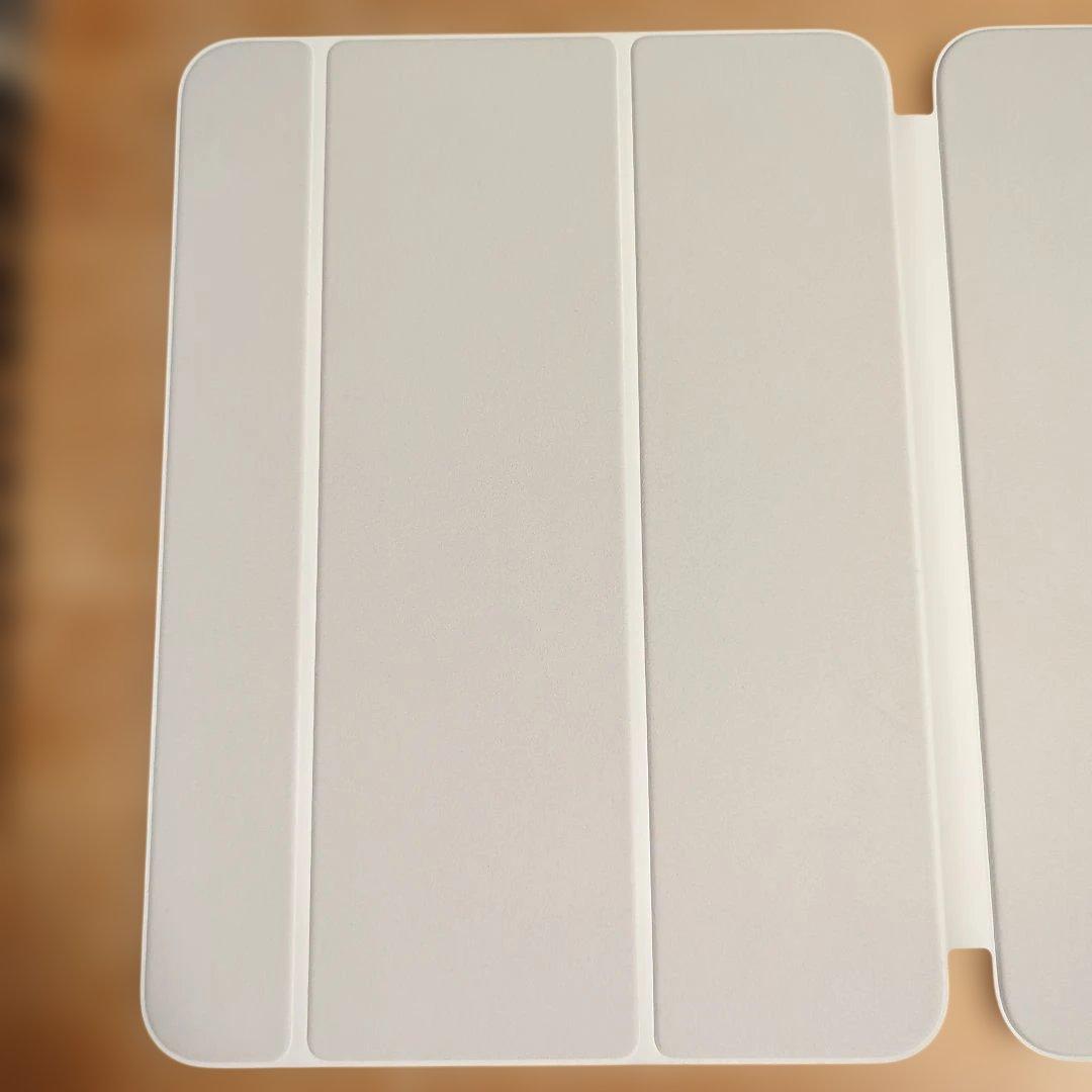 【ほぼ新品】Smart Folio iPad（第10世代・A16）用 ホワイト