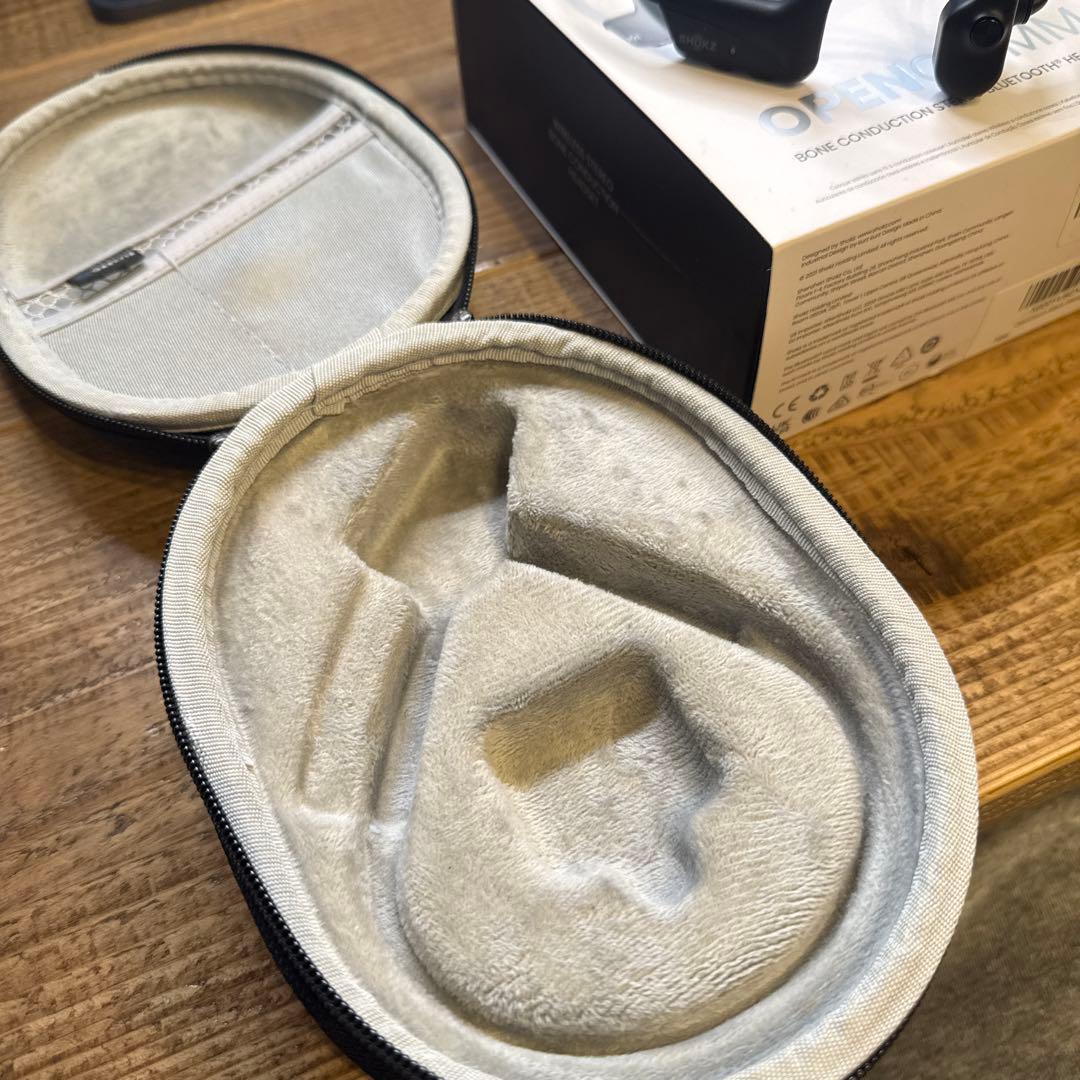 Shokz OpenComm 骨伝導ヘッドセット ケース付き