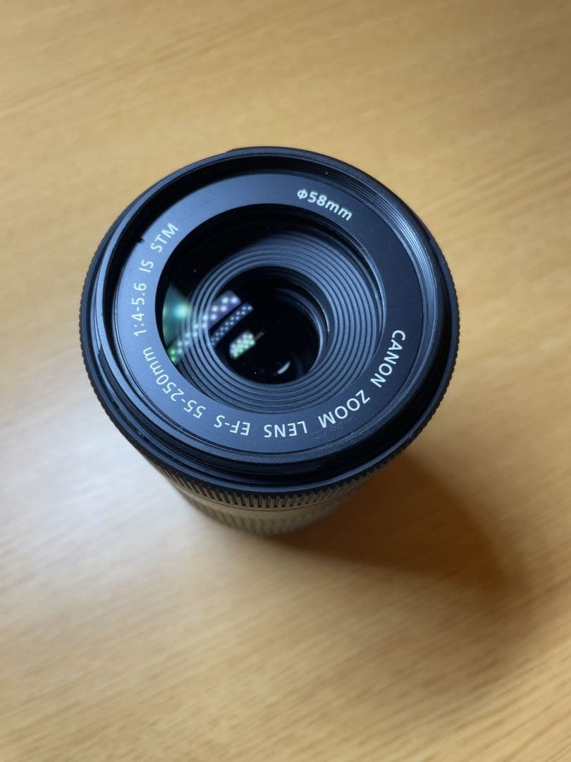 Canon EF-S 55-250mm is ズームレンズ
