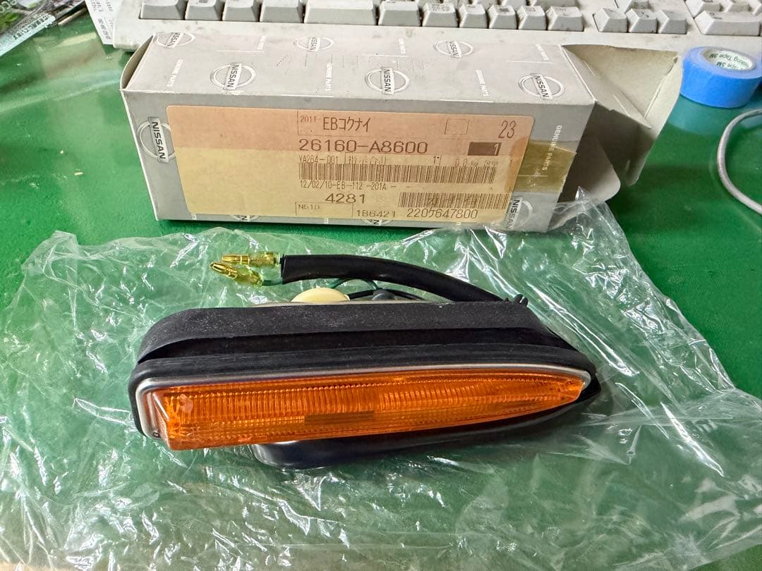 ブルーバード510用純正ウィンカー 26160-A8600