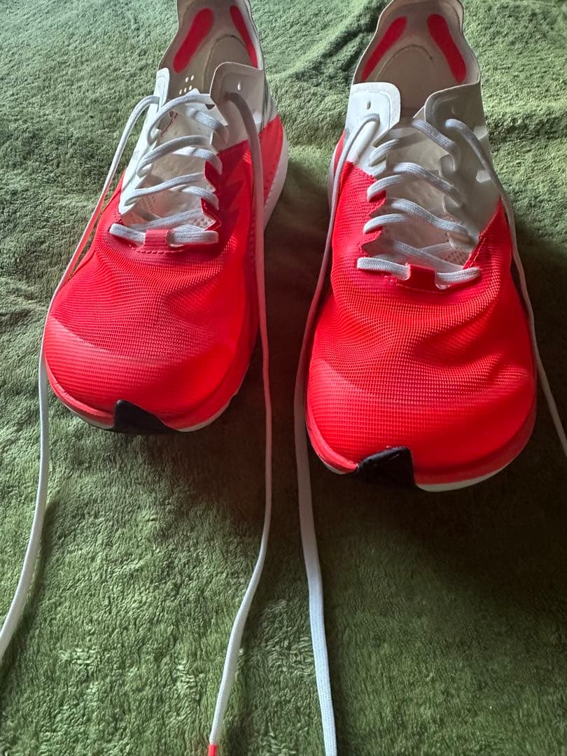 【超希少カラー・美品】ALTRA VANISH CARBON 2 26.5cm