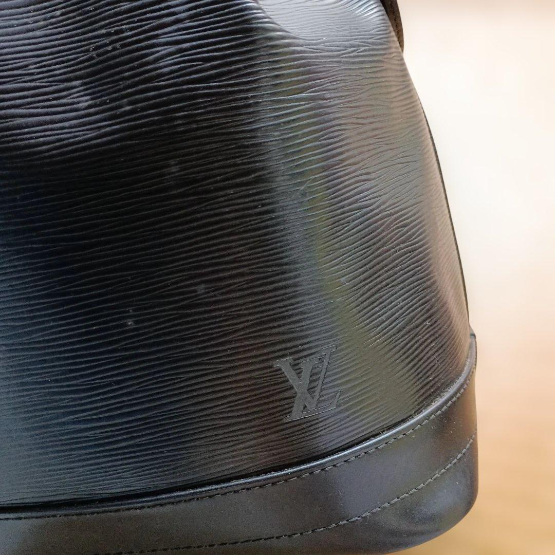 ショルダーバッグ ブラック