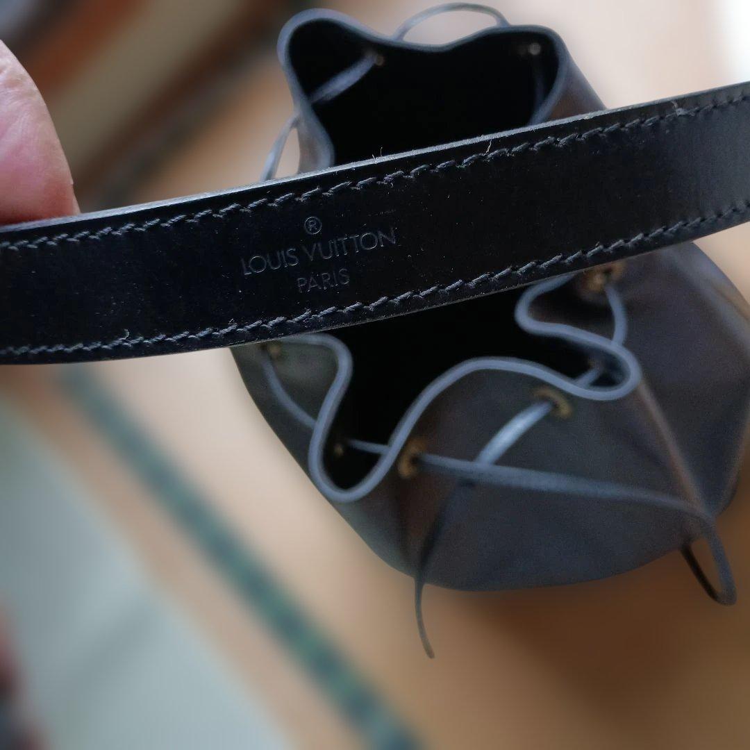 ショルダーバッグ ブラック