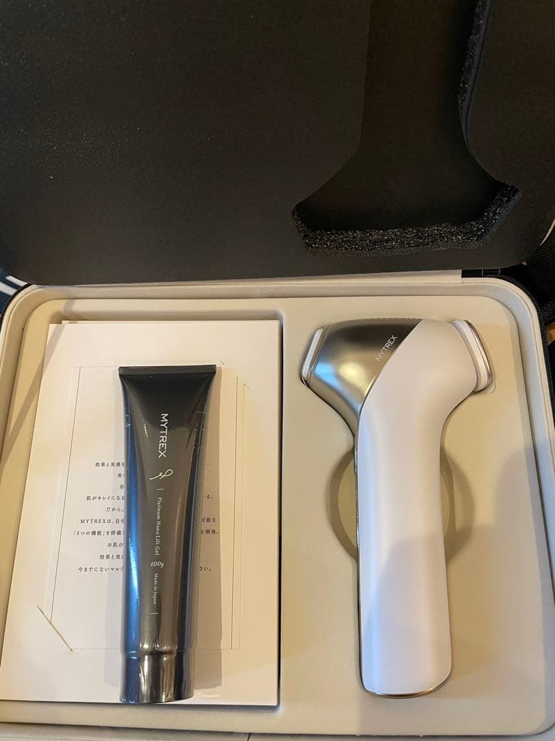 【新品未使用】マイトレックス　ミライワン　ホワイト　美顔器　保湿美容液付き