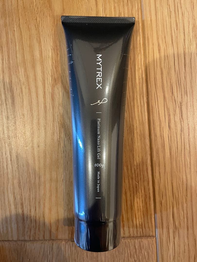 【新品未使用】マイトレックス　ミライワン　ホワイト　美顔器　保湿美容液付き