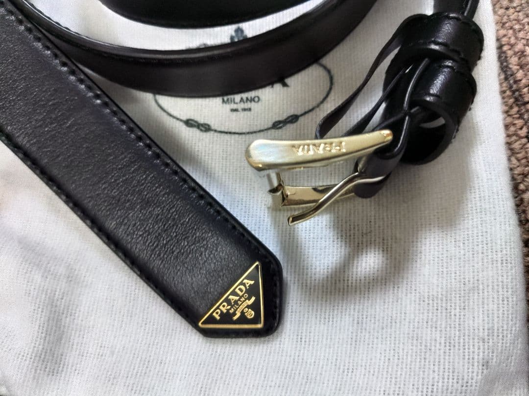 PRADA レザー ベルト 黒