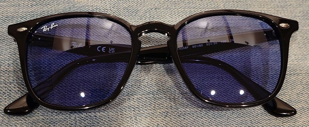 Ray-Ban RB4258F 601/80 ブラック