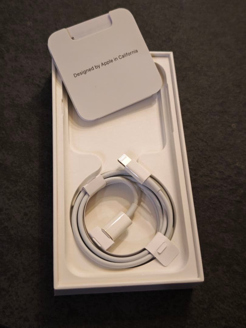 iPhone SE 第3世代 64GB ミッドナイト SIM解除済　美品