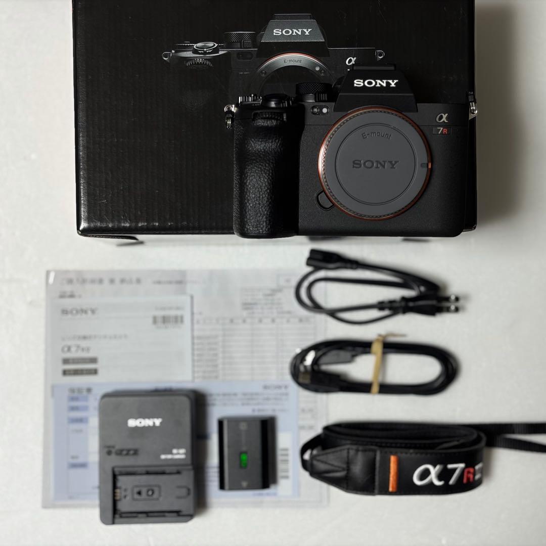 SONY α7RV ミラーレス一眼 本体と付属品　撮影枚数194枚