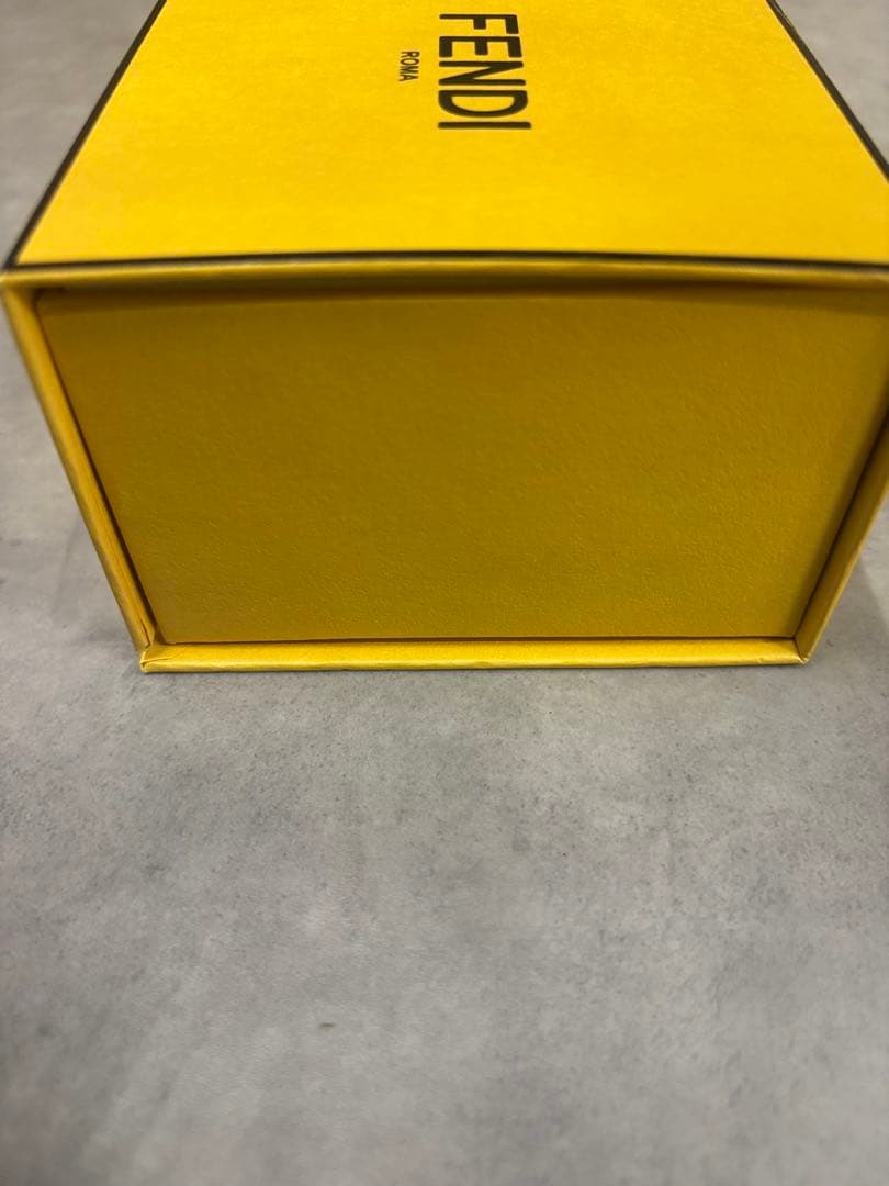 FENDI フェンディ ネックレス ゴールドクリスタル FFロゴ 箱付き