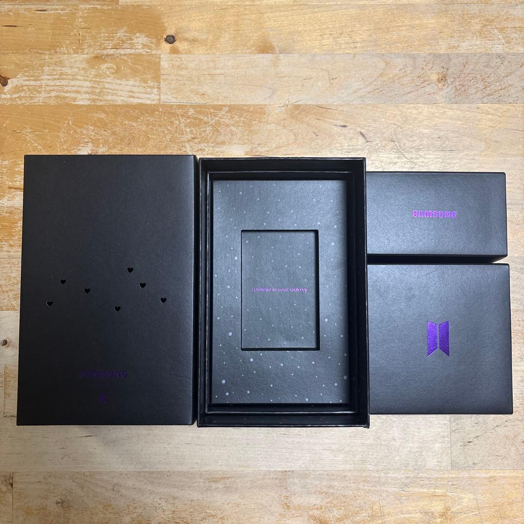 美品　BTS SAMSUNG イヤホン Buds ワイヤレス充電器