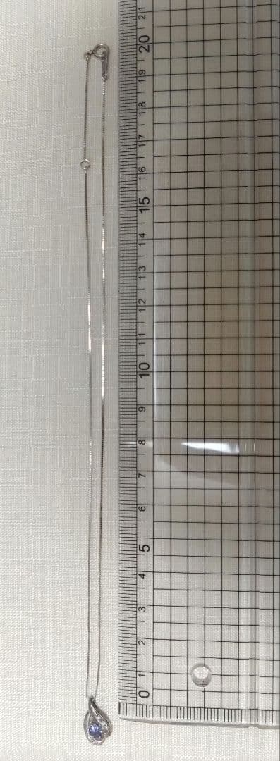 festaria　K10WG　タンザナイトとダイヤモンドのネックレス（40cm）