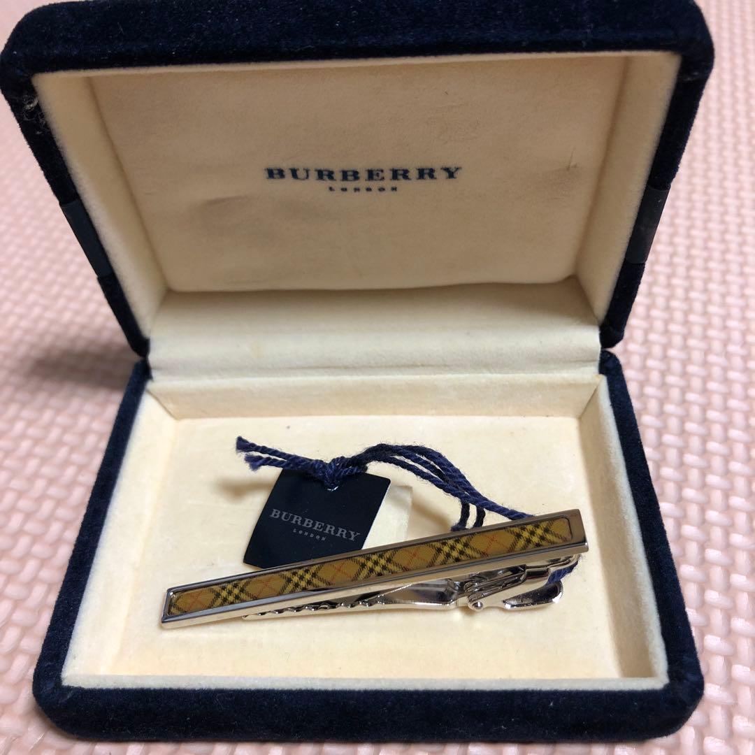 未使用　バーバリーロンドン　ネクタイピン　ベージュ　ノバチェック