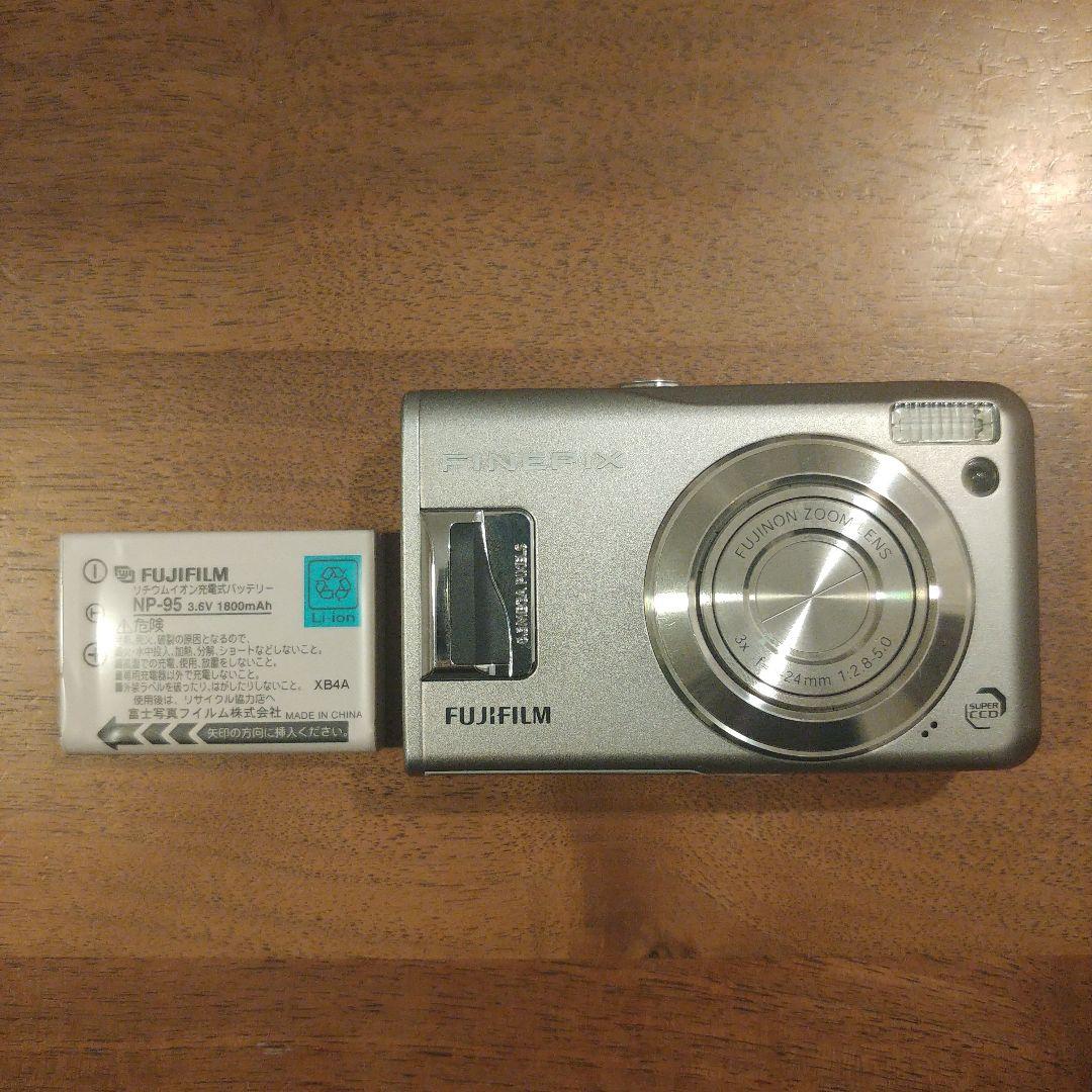 富士フィルム　Fujifilm FinePix F31fd　デジカメ