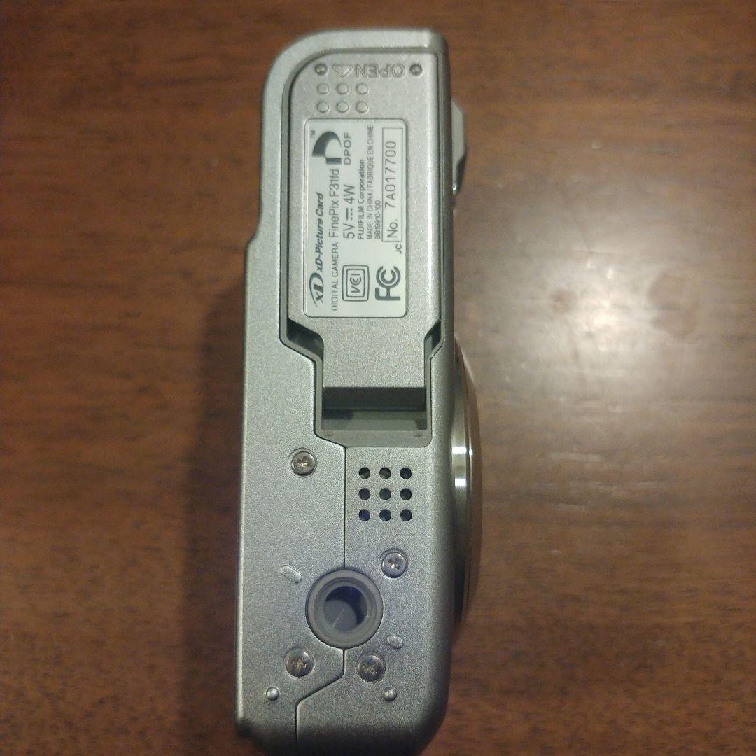 富士フィルム　Fujifilm FinePix F31fd　デジカメ