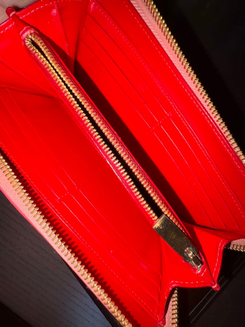 クリスチャンルブタン長財布