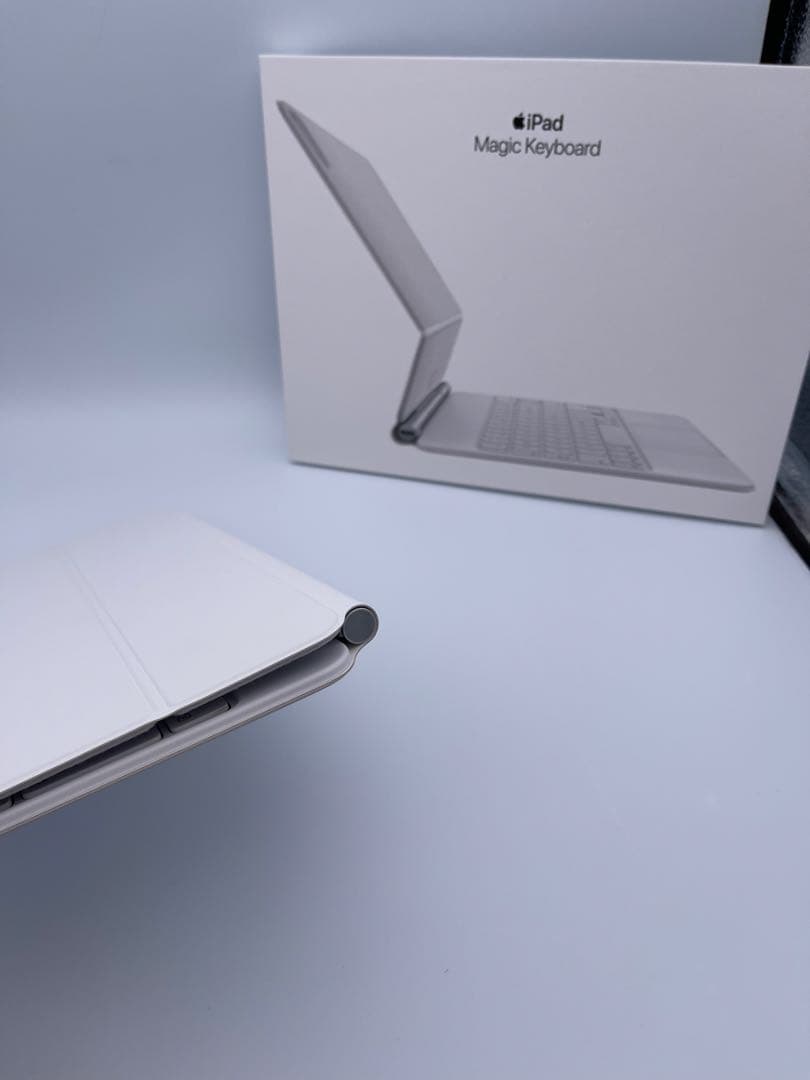 iPad Magic Keyboard ホワイト