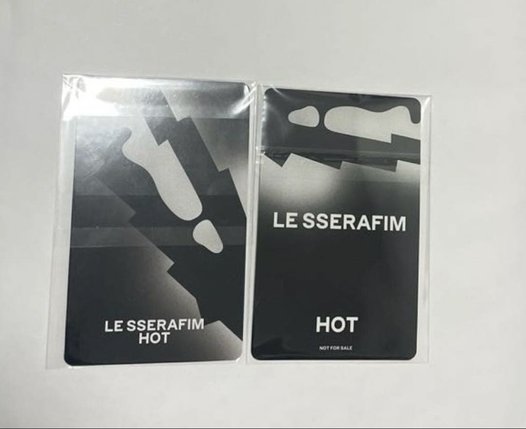 LE SSERAFIM 　ルセラフィム 宮脇咲良　直筆サイン　ユニバ　ウィバ