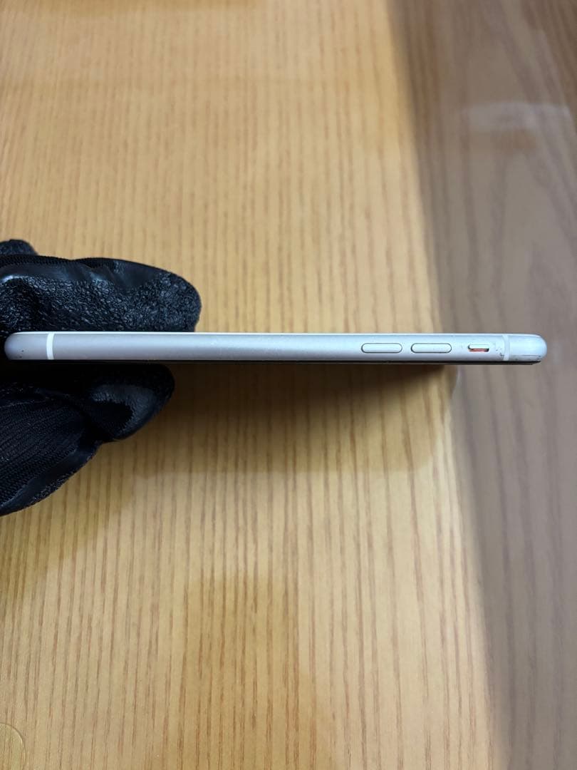 iPhone11本体 64GB 最大容量70% lightningケーブル付き