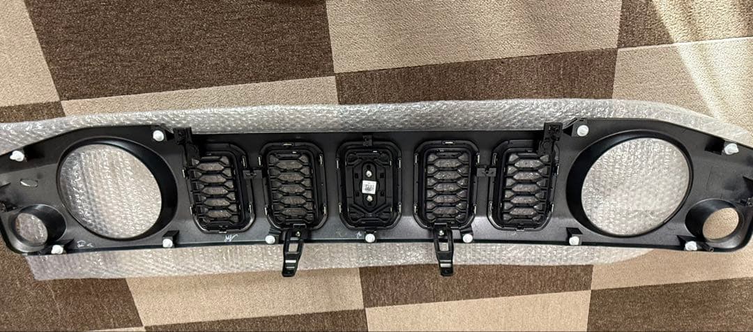 ジムニー　ノマド純正グリル　新車外し