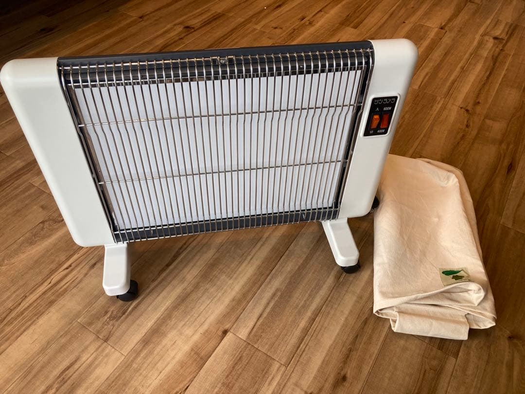 【美品】サンラメラ 600W型 遠赤外線パネルヒーター